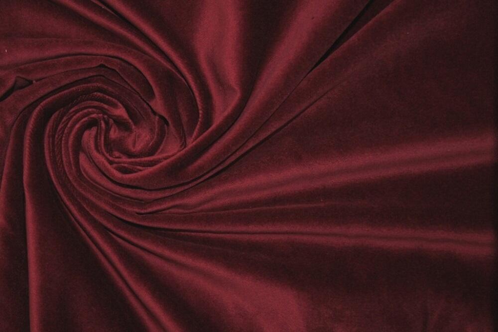 Бархатная ткань бордового цвета